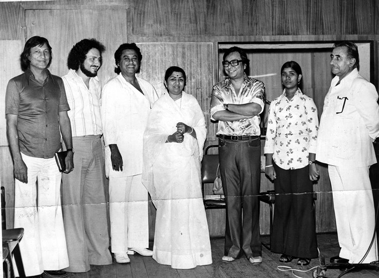 Yogesh (L) with Kishore Kumar, Lata Mangeshkar, RD Burman and others 