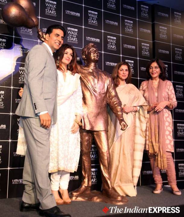 dimple kapadia akshay kumar twinkle zeenat aman