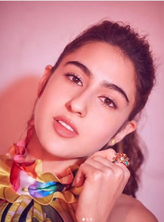 From Unicorn Eyes To Dewy Skin Sara Ali Khan Can Nail Any Makeup Look