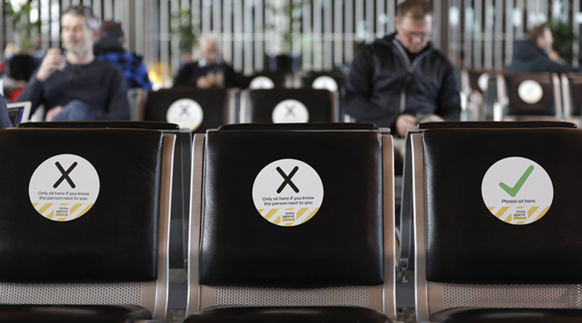 New Zealand orders masks on domestic flights, Auckland public transport