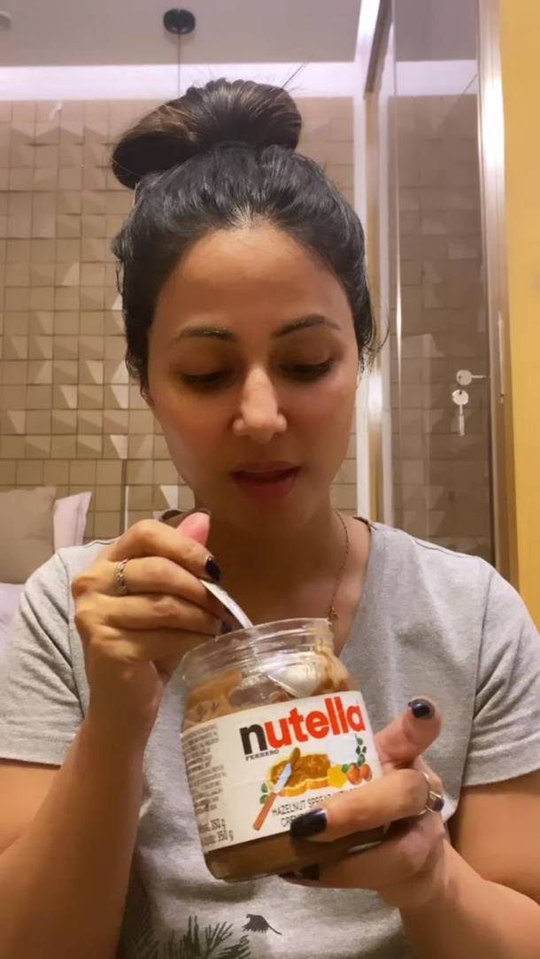 Hina Khan binge eating