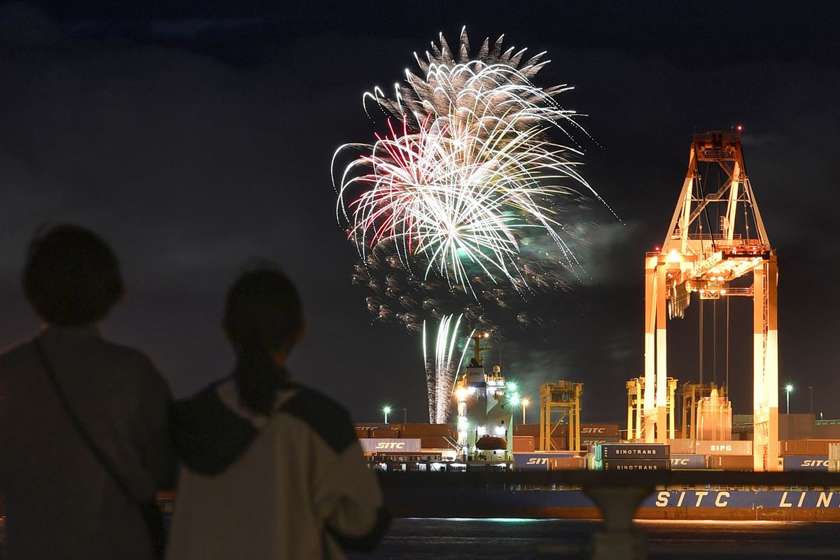 To Uplift Spirits Amid Covid 19 Pandemic Japan Skies Lit Up With Fireworks Trending News The Indian Express