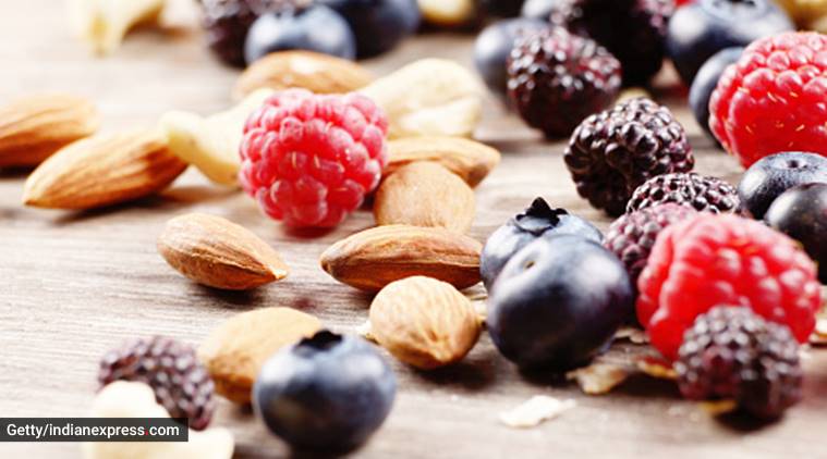 nuts, berries, mind diet