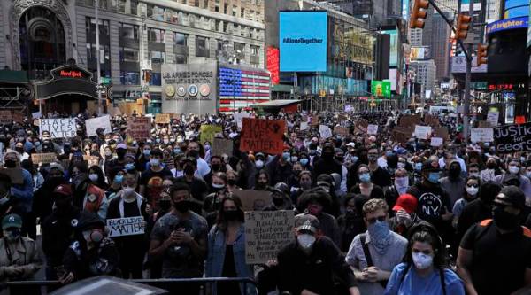 Fresh trouble as New York imposes curfew amid Floyd protests