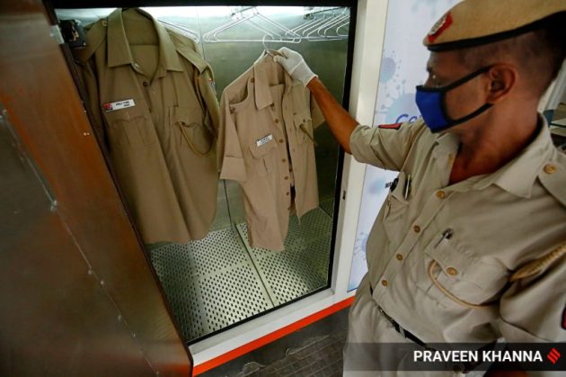 drdo technology, germiklean, delhi police uniform, police uniform santise, sanitisation, parliament street police station, indian express