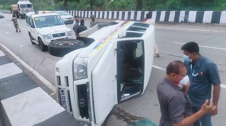 Vehicle In Sharad Pawar S Convoy Flips Onto Its Side Ncp Chief S Car Passes Safely Cities News The Indian Express