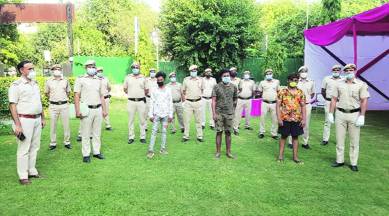 pilot robbed, thak-thak gang, Delhi arrest, Delhi news, Indian express news