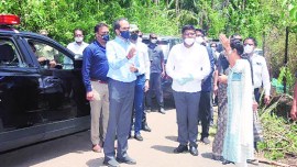 Cyclone Nisarga, Cyclone Nisarga in maharashtra, Cyclone Nisarga worst hit area in maharashtra, Cyclone Nisarga in raigad, uddhav thackeray, uddhav thackeray annouces 100 cr for raigad, indian express news