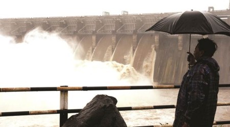 ukai dam, ukai dam water, ukai dam water release, ukai dam excess water release, gujarat monsoon, gujarat monsoon arrival, indian express news