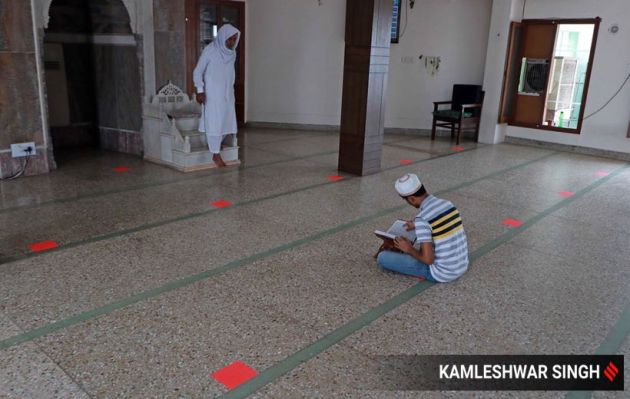 temples reopen, malls reopen, Unlock 1.0, covid 19 lockdown, lockdown 5.0, coronavirus lockdown,maharashtra malls, delhi malls reopening, malls reopening, salons reopening, elante mall, temple, markets open, june 8 unlockdown, india unlockdown, indian express