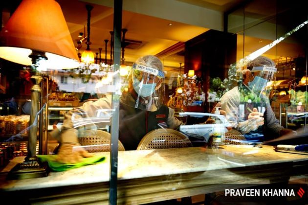 temples reopen, malls reopen, Unlock 1.0, covid 19 lockdown, lockdown 5.0, coronavirus lockdown,maharashtra malls, delhi malls reopening, malls reopening, salons reopening, elante mall, temple, markets open, june 8 unlockdown, india unlockdown, indian express