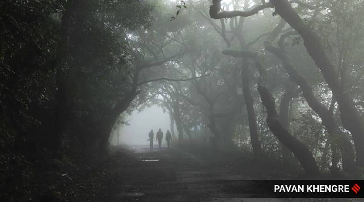 India weather, India extreme weather, India cold waves, India heat waves, 75% districts hotspot of extreme westher, IMD, Foods, drought, cyclone in India, India news, Indian express