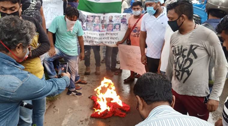 zomato protests in kolkata, zomato employees burn tshirts, zomato employees burn uniform, zomato behala protests, india china border tension, china protests in kolkata, kolkata city news