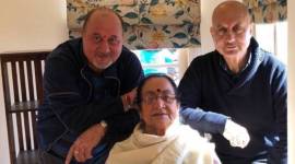 anupam kher mother and brother coronavirus positive