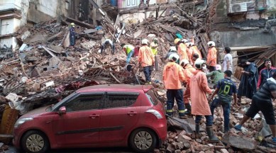 mumbai building collapse, Mumbai chawl collapse, Malvani chawl collapse, Mumbai rains, Mumbai fort area building collapse, Mumbai weather, Mumbai Malvani chawl collapse, Mumbai news, city news, Indian Express