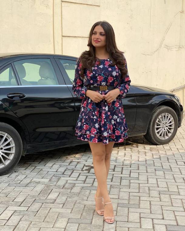 himanshi khurana
