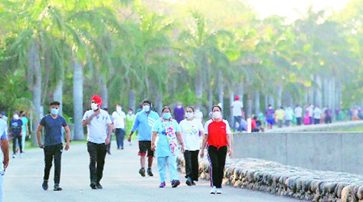 Coronavirus cases, covid mask, Sukhna Lake, visitors fined, Chandigarh news, Indian express news