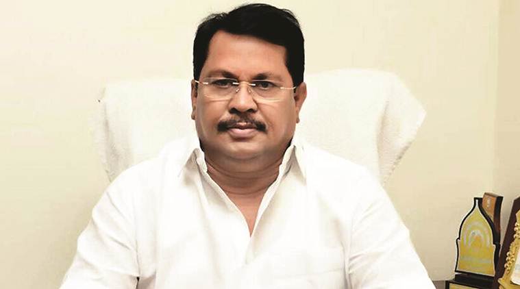 Maharashtra government, Maharashtra coronavirus cases, Maharashtra gvt officials salary, Vijay Wadettiwar, Vijay Wadettiwar on givt officials salary, Indian express