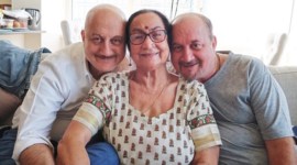 anupam kher mother home quarantined