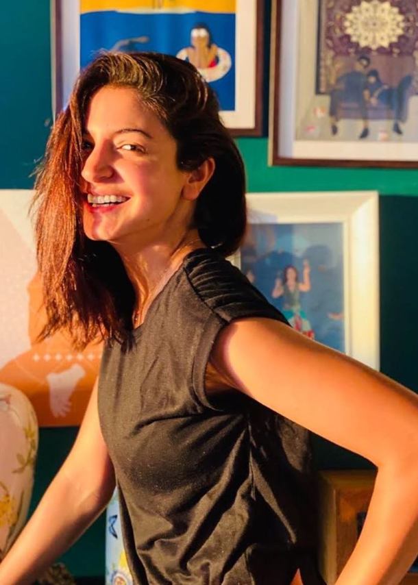 anushka click