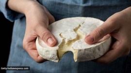 brie cheese, brie cheese recipe, baked brie, indianexpress.com, aamna sharif, cheese recipes, indianexpress,