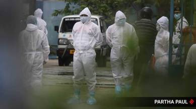 Nizamabad coronavirus cases, Nizamabad covid patient body, Nizamabad covid patient body carried in auto, india news, Indian express