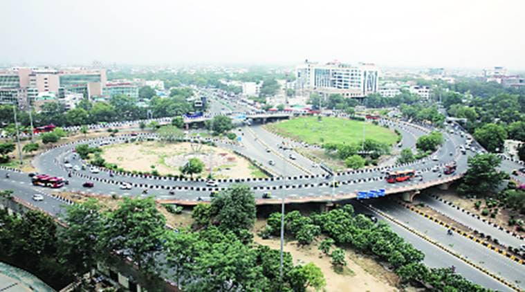 Wider footpaths, more trees as Kejriwal calls for roads revamp