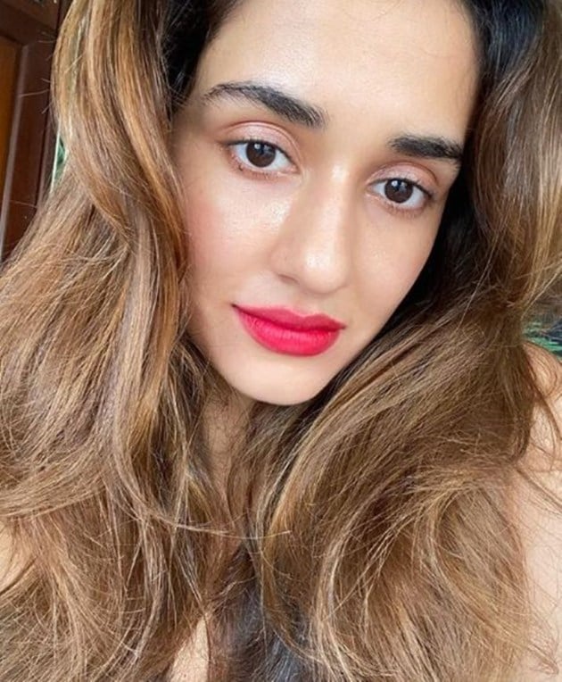 Soft pink eyes to glowing skin: Disha Patani can ace any makeup look ...