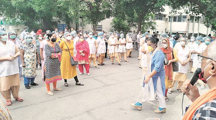 North MCD, delhi north municipal corporation, hindu rao hospital staff salary, north mcd hospital strike, Kasturba hospital strike, hindu rao hospital, indian express