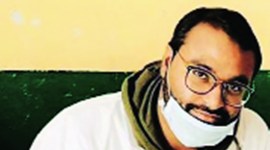 Arvind Kejriwal, covid-19 in delhi, covid hospitals indelhi, delhi doctors raise 3 lakh for farmers covid positive son, Ganga Ram Hospital, doctors raise money for covid patient, indian express news