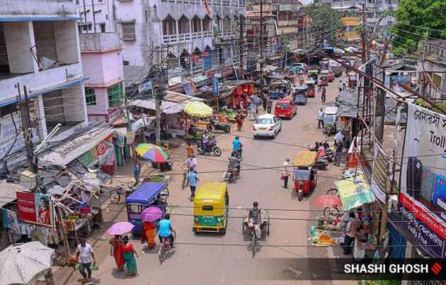 Bengal resorts to panic buying ahead of lockdown in containment zones ...