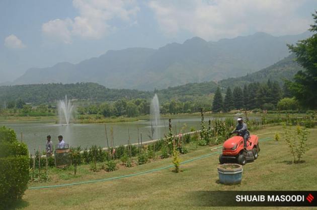 j&k news, kashmir gardens reopen, srinagar parks, mughal gardens, srinagar news, indian express