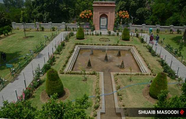j&k news, kashmir gardens reopen, srinagar parks, mughal gardens, srinagar news, indian express
