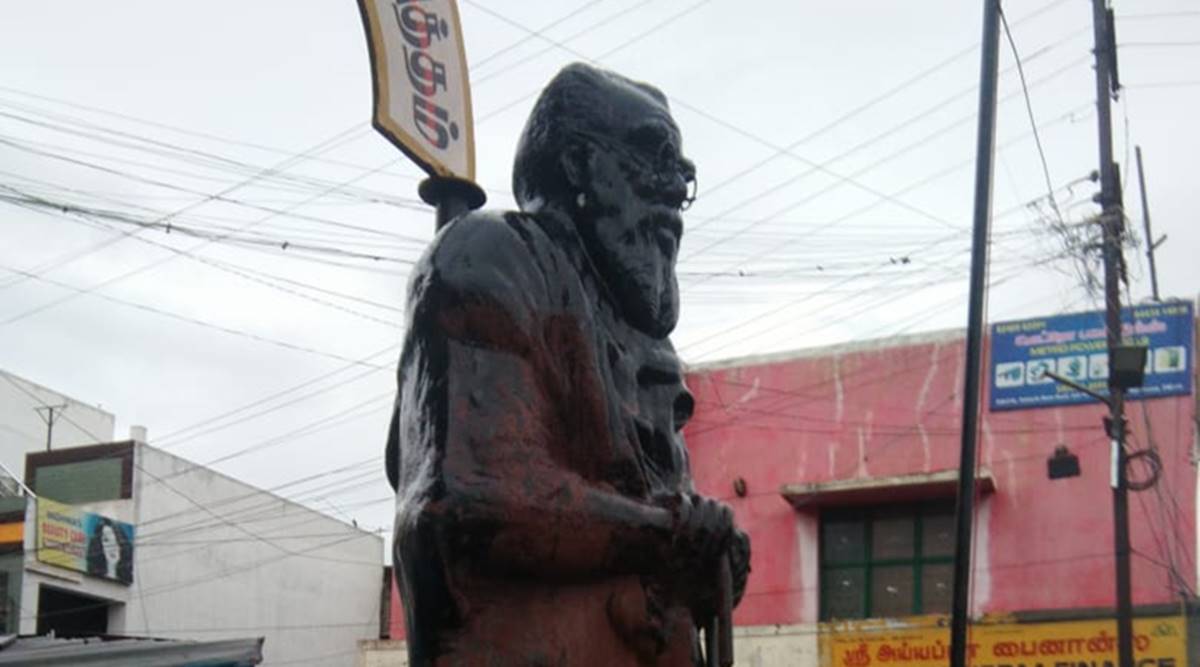 Statue of Periyar found smeared with saffron dye