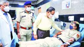 Coronavirus pandemic, AIIMS camp, plasma donation, delhi police, indian express news