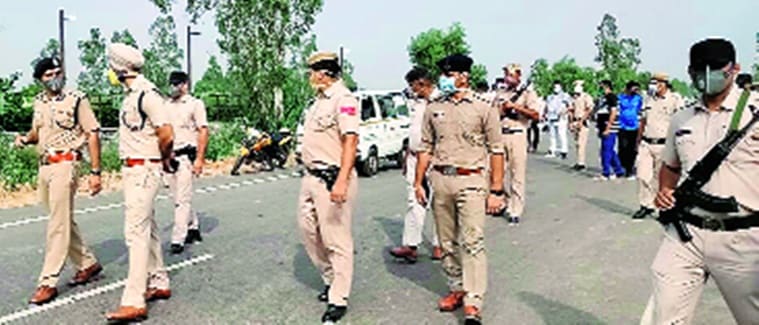 2 cops on night patrol found murdered; police party chasing accused attacked