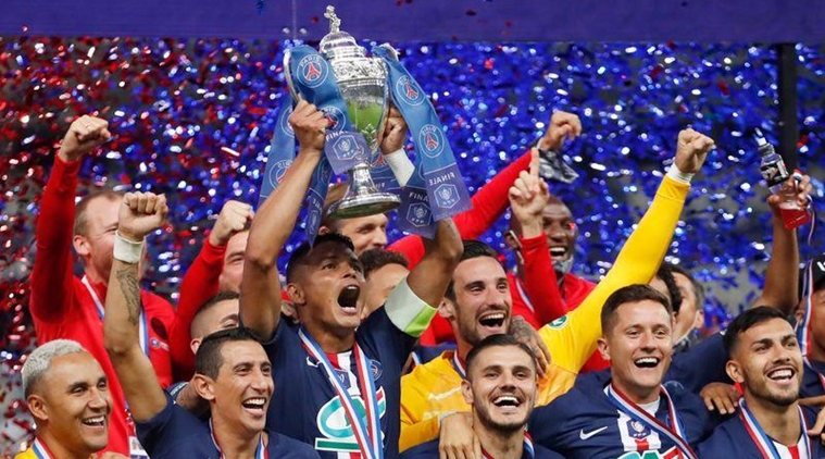PSG win Coupe de France, lose Kylian Mbappe to injury against St