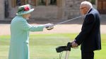 captain tom moore, Sir Thomas Moore, Sir Thomas Moore knighthood, queen elizabeth II, wwII veteran NHS fund raiser, covid 19 NHS fund war veteran, good news, indian express