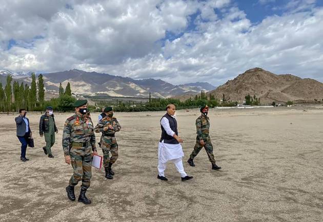 Rajnath Singh, Rajnath Singh Leh visit, Rajnath Singh in Leh, Rajnath Singh Defence Minister, Defence Minister Rajnath Singh, Rajnath Singh on India China border dispute, India China border dispute, Galwan valley clashes, Galwan Faceoff, India news, Indian Express