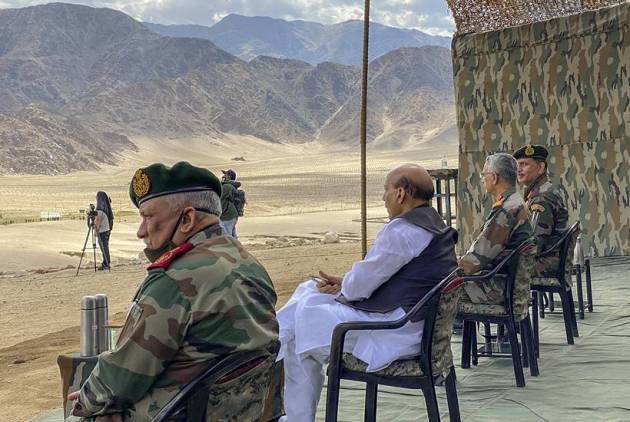 Rajnath Singh, Rajnath Singh Leh visit, Rajnath Singh in Leh, Rajnath Singh Defence Minister, Defence Minister Rajnath Singh, Rajnath Singh on India China border dispute, India China border dispute, Galwan valley clashes, Galwan Faceoff, India news, Indian Express