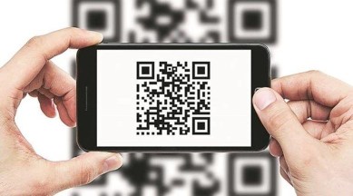 covid-19 in mumbai, mumbai local trains, mumbai local trians for essential workers, qr scan fro essential workers in mumbai, indian express news