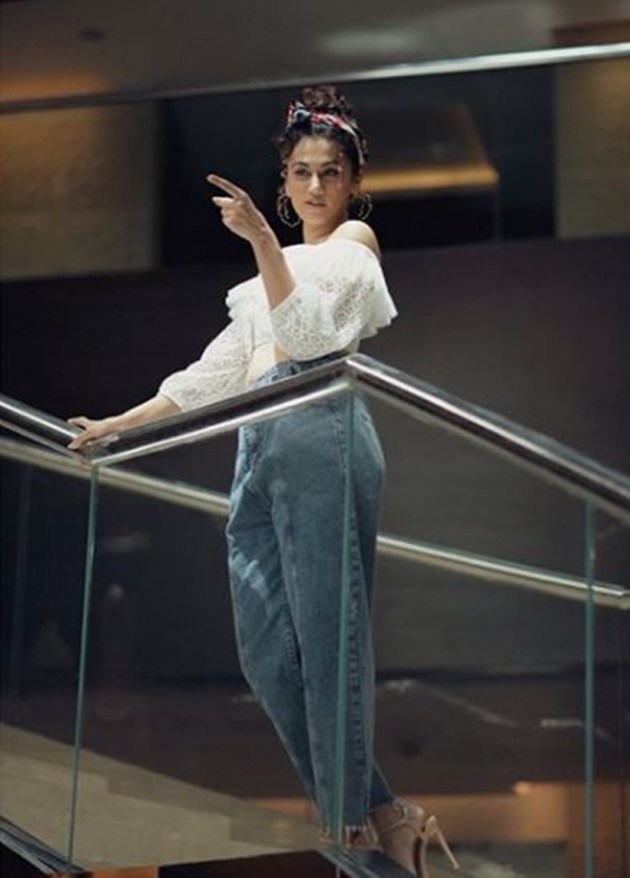jeans, latest jeans style, latest denim designs, best denim design 2020, denim collection updated 2020, best jeans, bollywood latest photos