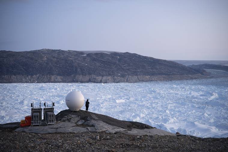 Greenland ice sheet, greenland glacier melting, global warming glaciers melting, greenlanc ice sheet melting study, 