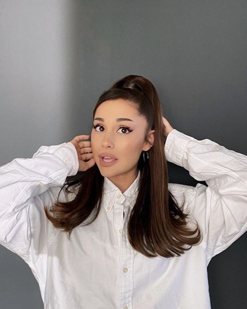 get Ariana Grandes bubble ponytail look  Be Beautiful India