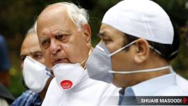 Farooq Abdullah, Farooq Abdullah NC party meeting, National Conference party meeting, Jammu and kashmir, J&K leaders meet, India news, Indian Express