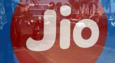 Jio, Jio prepaid plans, Jio prepaid recharge plans, Jio recharge pack, Jio recharge plans, Jio rs 249 plan, Jio rs 555 plan, Jio rs 599 plan, jio recharge plan