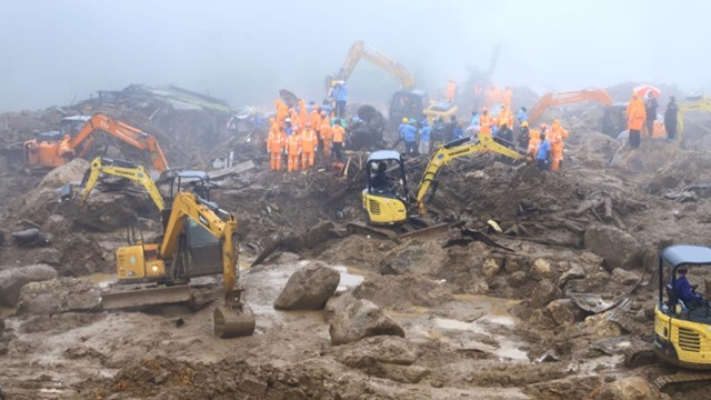So far, 55 bodies have been retrieved from the landslide site while 15 more are still buried under the debris and are yet to be found.  (Twitter/vijayanpinarayi)