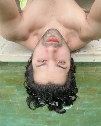 varun dhawan selfie