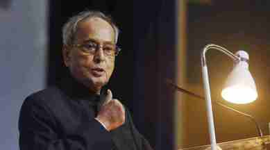 Pranab Mukherjee, Pranab Mukherjee health, Pranab Mukherjee health condition, Pranab Mukherjee health update, Pranab Mukherjee covid, Pranab Mukherjee on ventilator, India news, Indian Express