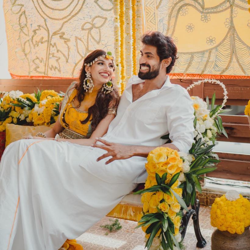 Best haldi ceremony poses। Haldi function photoshoot,decoration ideas at  home। Wedding series part 4 - YouTube